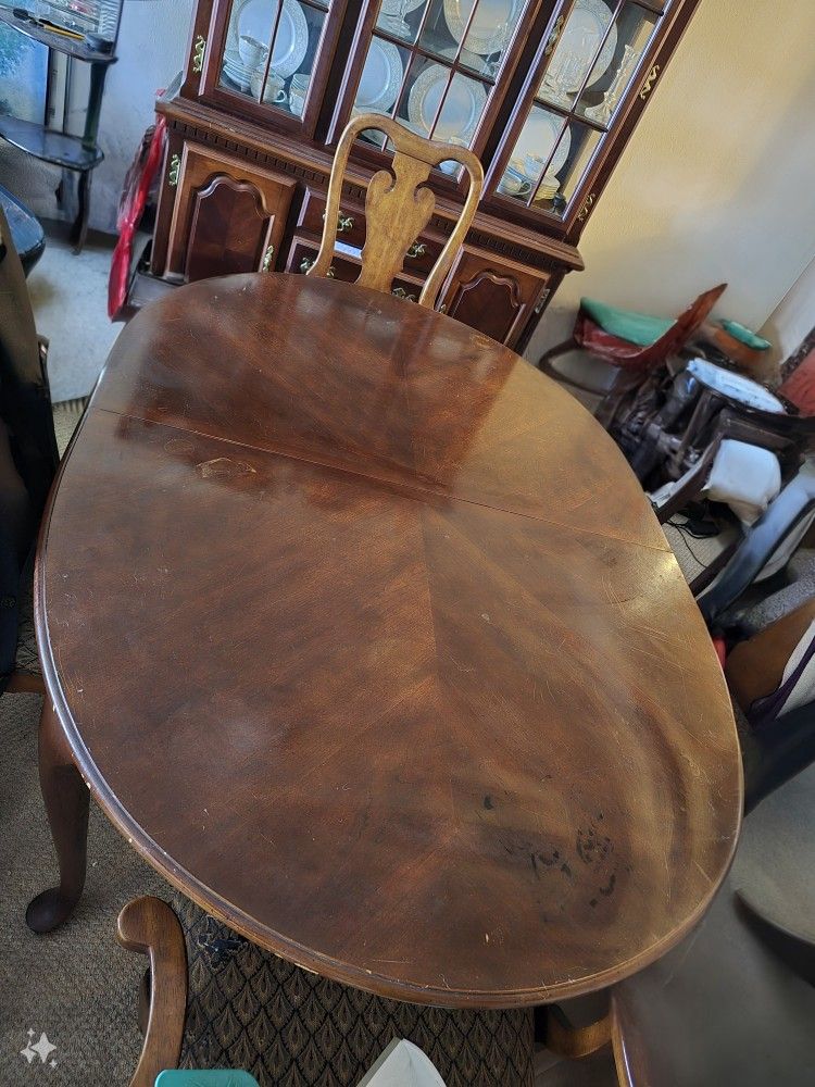 * Must Sell * Solid Wood Kitchen Table With Chairs