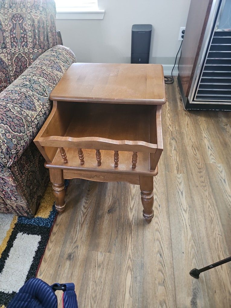 Small Table/End Table