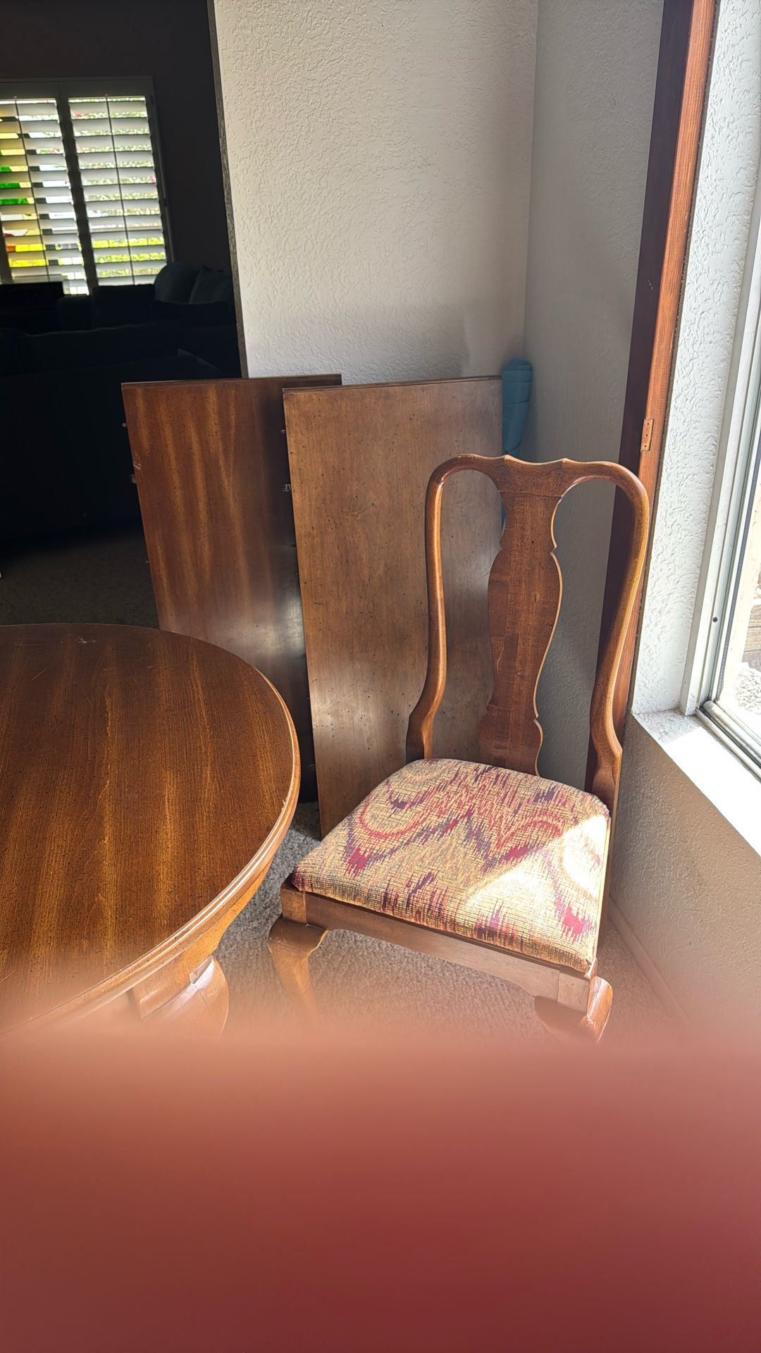 Dinning Room Table + 8 Chairs