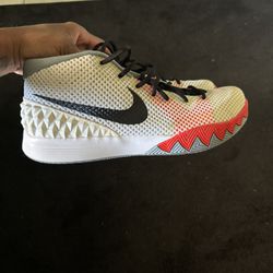 Kyrie 1’s New Never Worn Size 13