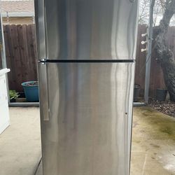 GE Refrigerator Dimension Is 66Hx28Wx29D Working 