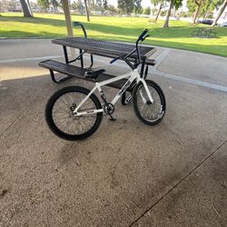 Throne 24inch