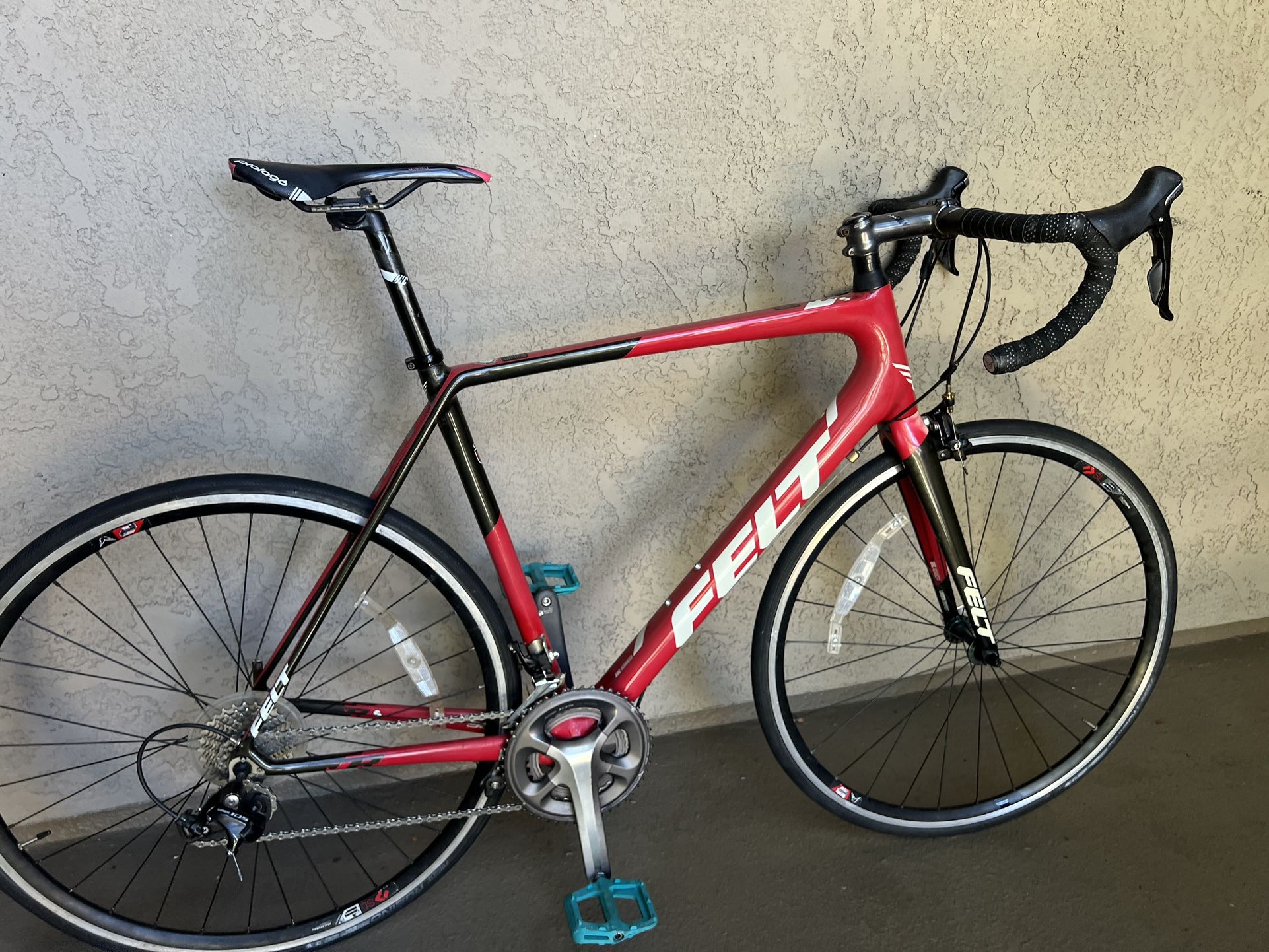 Felt Carbon Fiber Road Bike.