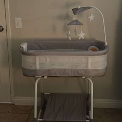 Simmons Baby Bassinet