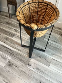 Rope baskets with steel stands
