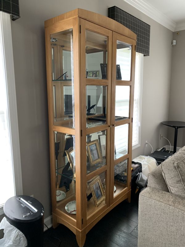 Lighted Ethan Allen Display Cabinet With Glass Shelves For Sale In