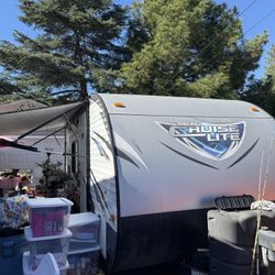 2017 Forest River 21'