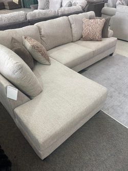 Olivia 🎉 brand new/ modern/luxury 🌼  Living Room L Shaped Sectional with Chaise