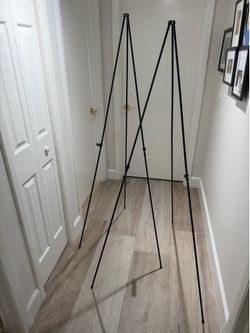 Floor easel