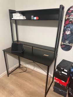 Gaming desk