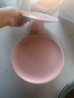 Pink cake stands