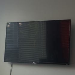 TCL ROKU 45”