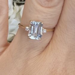 14K Gold Aquamarine And Diamonds Ring 