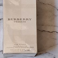NEW & SEALED "BURBERRY WEEKEND WOMAN'S LARGE PARFUM SPRAY 40$