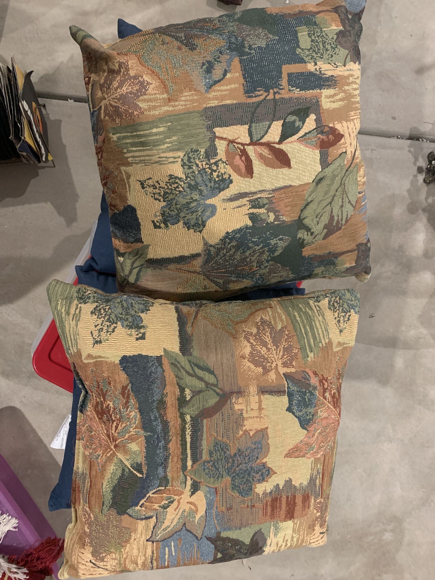 4 Decorative Sofa Pillows