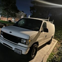 2000 Ford E-150