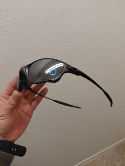 Oakley juliet carbon frame/ black polarized lenses