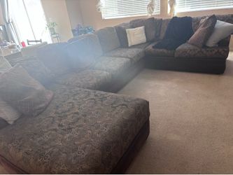 L shape couch **Must go ***
