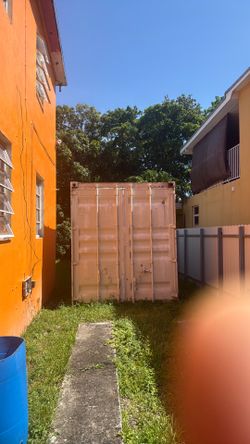 Container