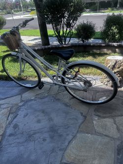 Schwinn Women’s 10 Speed Bike