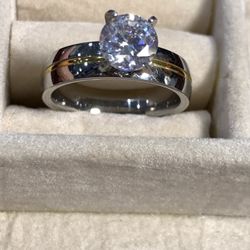 CZ Ring. Size 8. Stone Has Nice Sparkle   About  1 1/2 Ct Stone. 