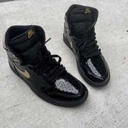 Air Jordan 1 Retro High OG 'Black Metallic Gold'