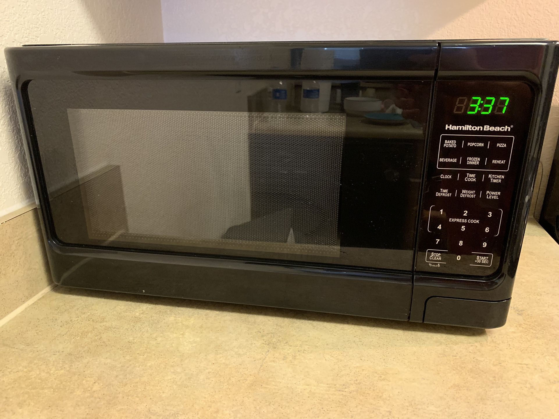 Hamilton Beach Countertop Microwave Oven 1500 Watts