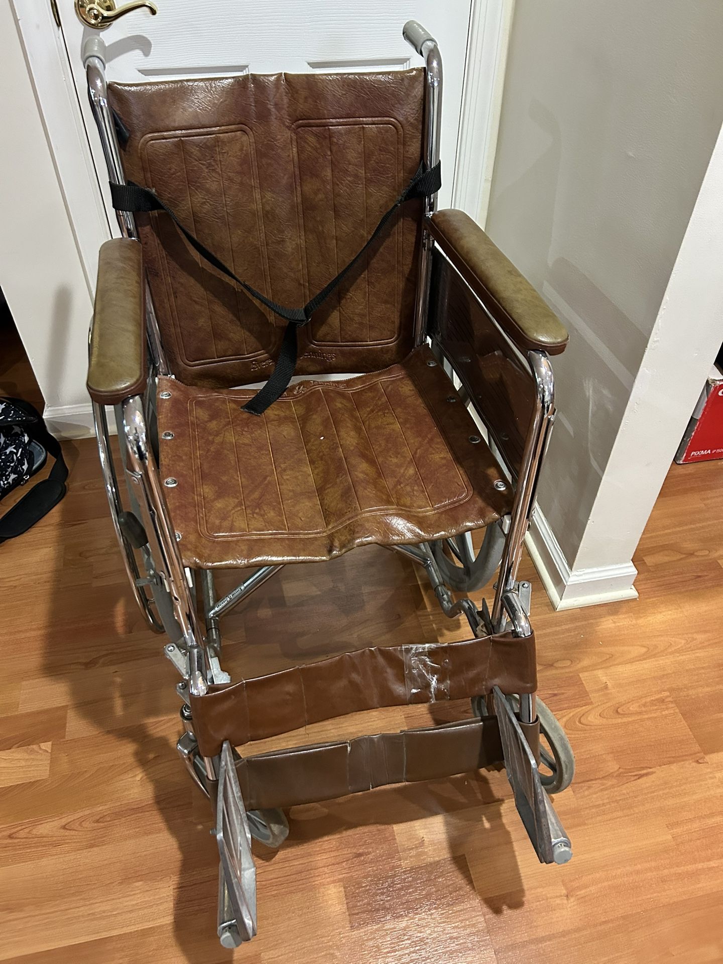 Wheelchair foldable