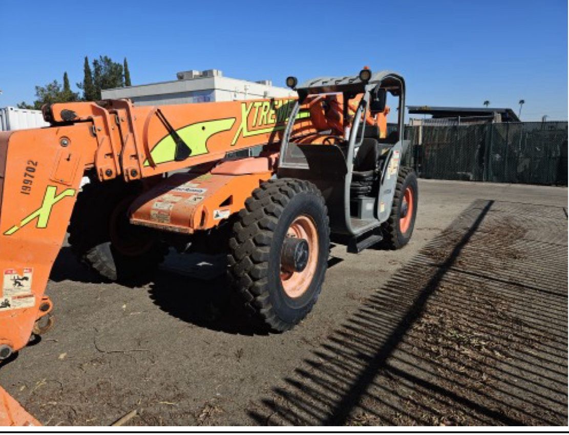 FORKLIFT VARIABLE REACH 1045