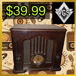 G&E Vintage Cathedral Style Wooden Table Radio 1940s