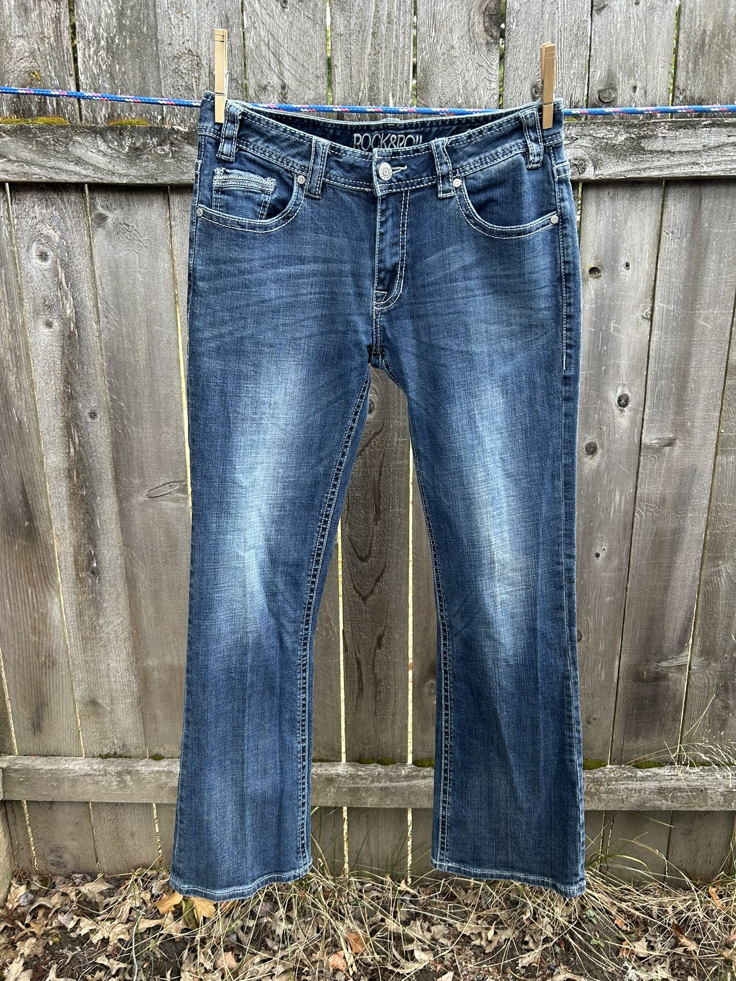 ROCK & ROLL COWGIRL SPARKLE BUTT MEDIUM WASH DENIM BOOTCUT JEANS SZ 29x32