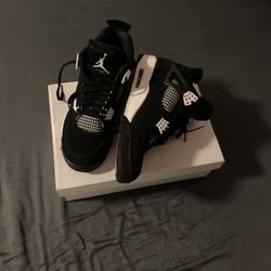 jordan 4 white thunders 