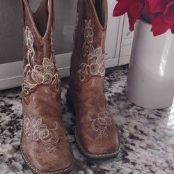 Cowgirl Boots Size 12-13 In Kids Size
