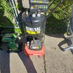 21 Gal 125 Psi Air Compressor 