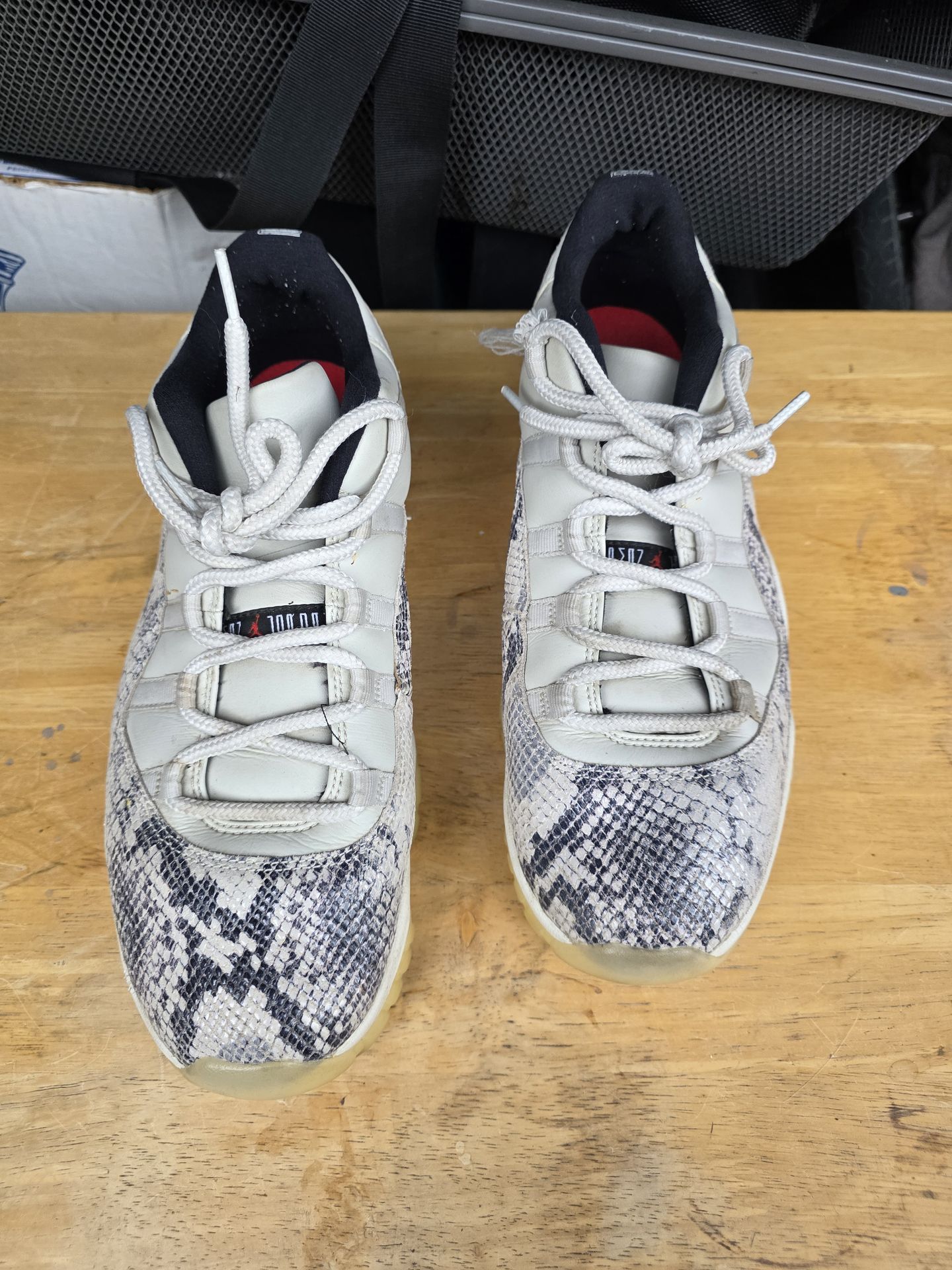 Nike Air Jordan 11 Low Retro “Light Bone Snakeskin” CD6846-002 Size Men’s 12 US
Pre owned with normal signs of usage. Nothing noticeable. Overall