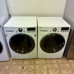 LG FROANT LOADER WASHER AND DRYER SET.