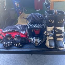 Motor Cycle Ridding Gear Complete Set Two Shirts Large Fox Boots Women’s 9 Smith Vogel’s Fox He met Fox Gloves