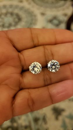AERRINGS WITH STONE