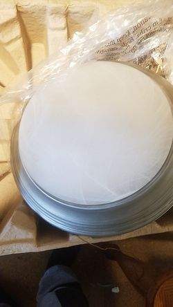 Ceiling light fixture