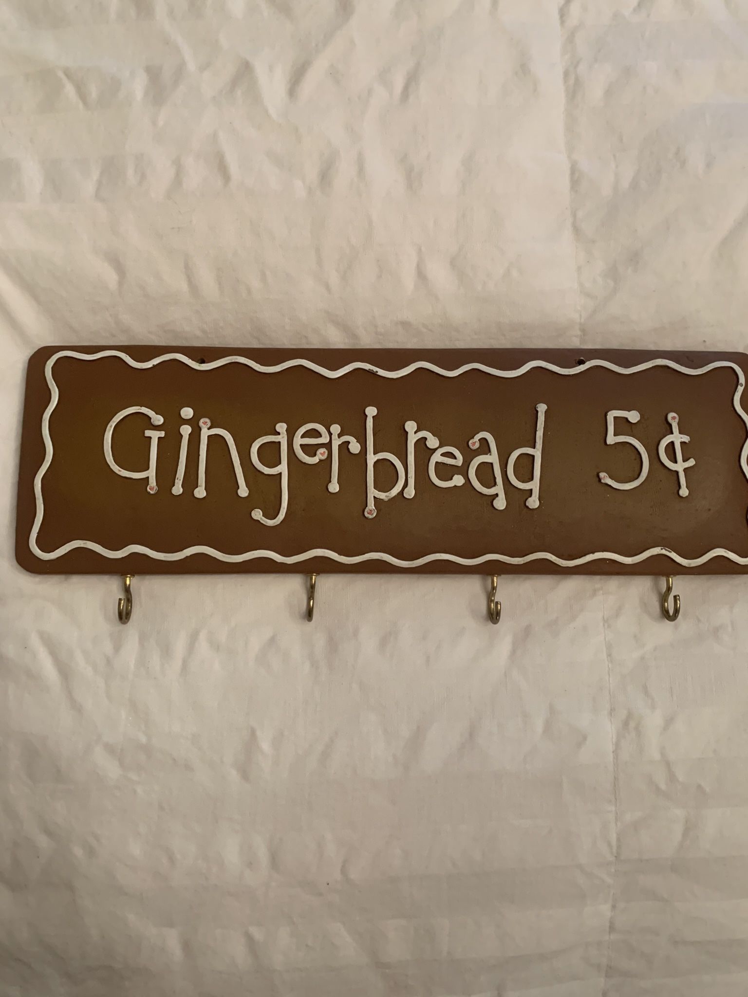 Very Cute Sold Christmas gingerbread Sign With Hooks ( Pick up Near Labrea & San Vicente 90019)