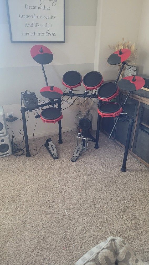 Alesis Nitro Electric Drum Set Extra Cymbal and Tom