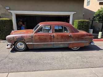 4 Door ford deluxe custom
