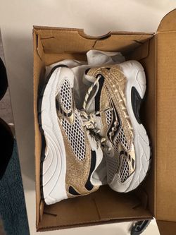 Kid Sneakers ( New Balance, Saucony, and Nike brand )