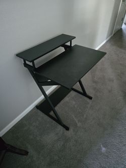Computer desk