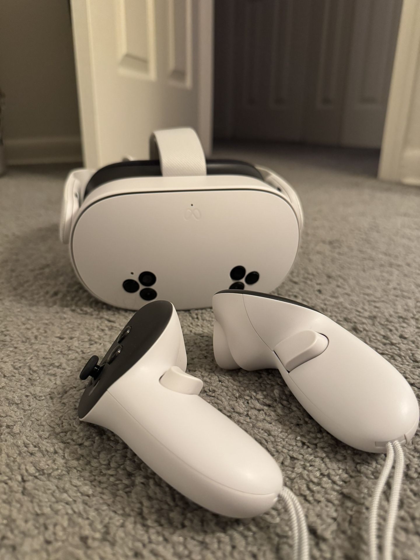 USED Meta Oculus Quest 3S VR Headset 128GB with Controllers (NO ORIGINAL BOX)