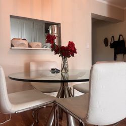 Dining table & Chairs 