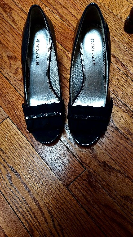 Ladies Navy Blue Naturalizer High Heel Shoe's