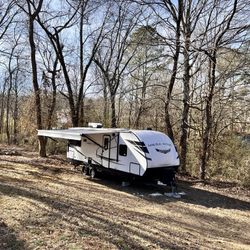 2024 HIGHLAND RIDGE RV 30FT LIKE NEW!