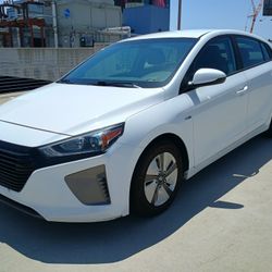 2019 Hyundai Ioniq Hybrid SE 59MPG Like New Condition No Issues Pink Slip 