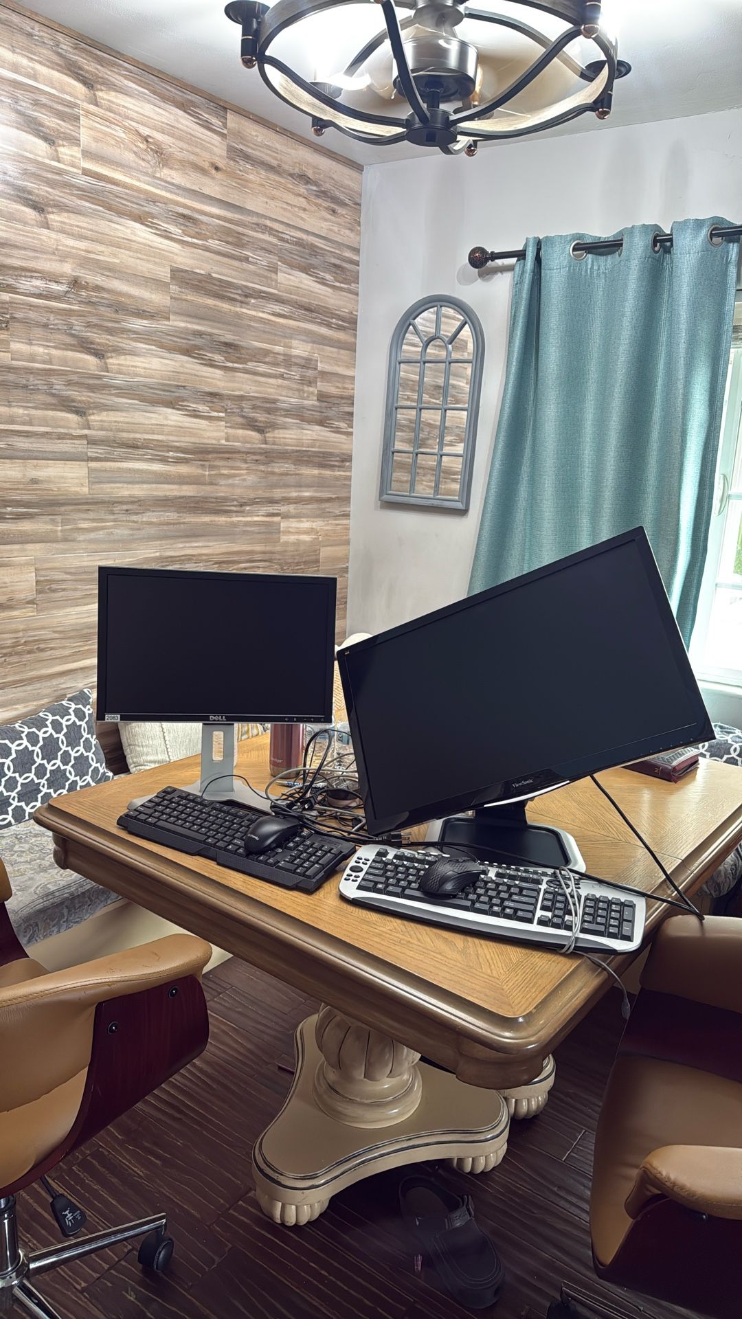 DELL And. ViewSonic Computer